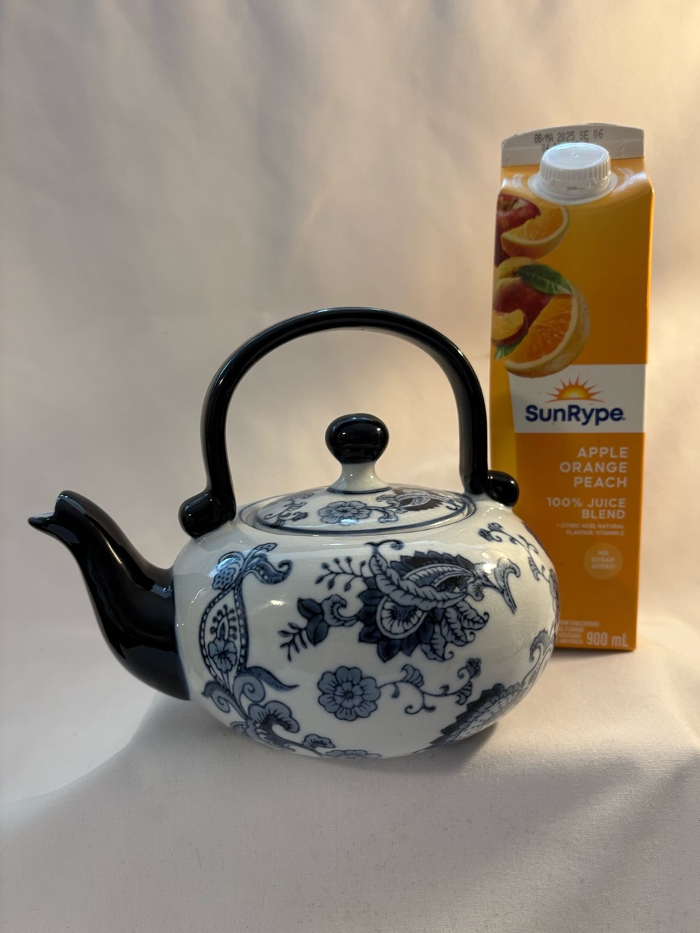 Pier 1- Chinese, ceramic, hand-painted, paisley, teapot